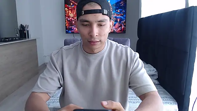 Auron Demon01 online show from December 2025 06:34:01 PM