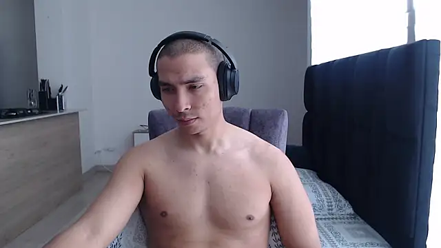 Auron Demon01 online show from December 2025 04:12:02 PM