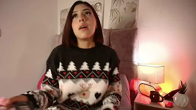 Snapshot of Dulce_Bella_ chatting on December 2025 03:34:02 AM Dulce Bella online show from December 2025 03:34:02 AM