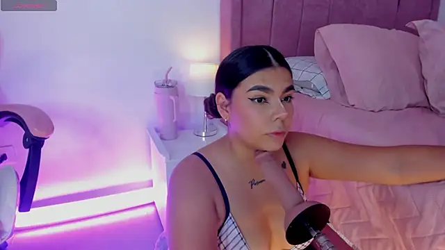 AliceThundeer online show from November 2025 04:13:01 AM