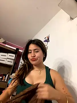 Snapshot of leil_6680 chatting on October 2025 11:14:01 PM leil 6680 online show from October 2025 11:14:01 PM