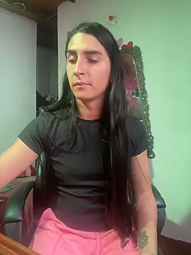 lola diez online show from October 2025 07:11:01 PM