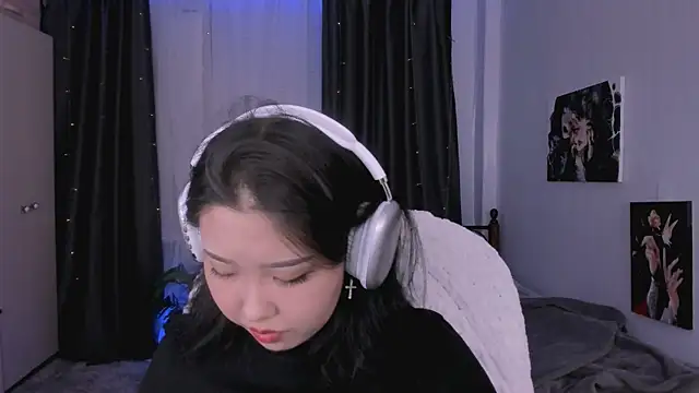 Snapshot of cutieskygirl_ chatting on November 2025 11:37:01 PM cutieskygirl online show from November 2025 11:37:01 PM