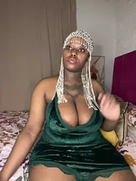 Snapshot of QUEEN_NOBUHLE_777 chatting on May 2026 11:43:02 PM QUEEN NOBUHLE 777 online show from May 2026 11:43:02 PM