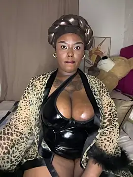 Snapshot of QUEEN_NOBUHLE_777 chatting on June 2026 10:33:02 PM QUEEN NOBUHLE 777 online show from June 2026 10:33:02 PM