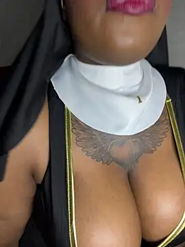 Snapshot of QUEEN_NOBUHLE_777 chatting on July 2026 02:05:17 AM QUEEN NOBUHLE 777 online show from July 2026 02:05:17 AM