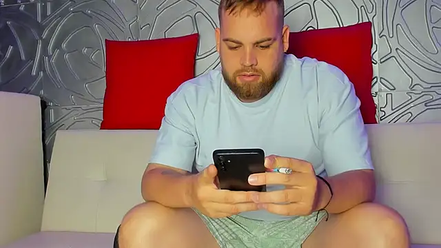 Snapshot of Sweetberryhot chatting on October 2025 07:30:02 PM Sweetberryhot online show from October 2025 07:30:02 PM