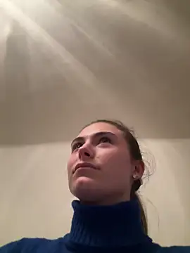 SophiiaStarr online show from April 2026 07:07:01 PM