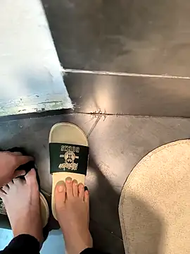 penchis90 online show from March 2026 07:30:01 PM