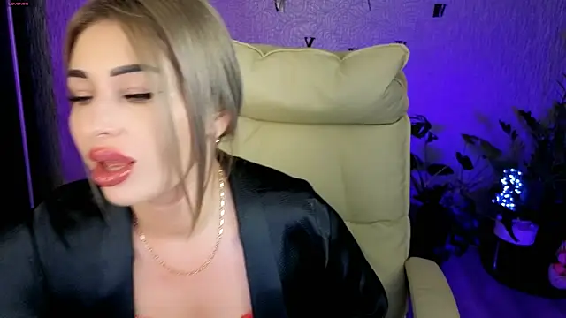 NikkiiStill online show from June 2026 12:38:02 AM