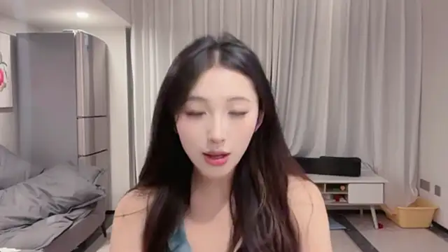 ZhaoZhao-ZM online show from September 2025 01:15:02 PM