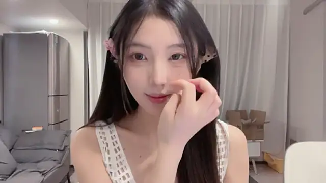 ZhaoZhao-ZM online show from October 2025 12:14:02 PM