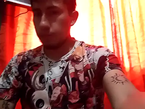 Snapshot of True_Di chatting on September 2025 07:25:02 PM True Di online show from September 2025 07:25:02 PM