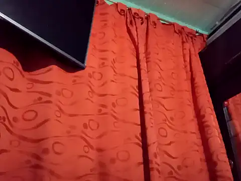 Snapshot of True_Di chatting on September 2025 01:07:02 AM True Di online show from September 2025 01:07:02 AM