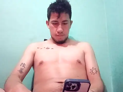 Snapshot of True_Di chatting on September 2025 12:10:02 PM True Di online show from September 2025 12:10:02 PM