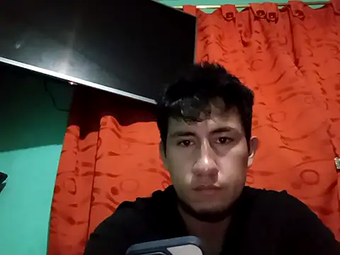 Snapshot of True_Di chatting on October 2025 01:31:02 AM True Di online show from October 2025 01:31:02 AM