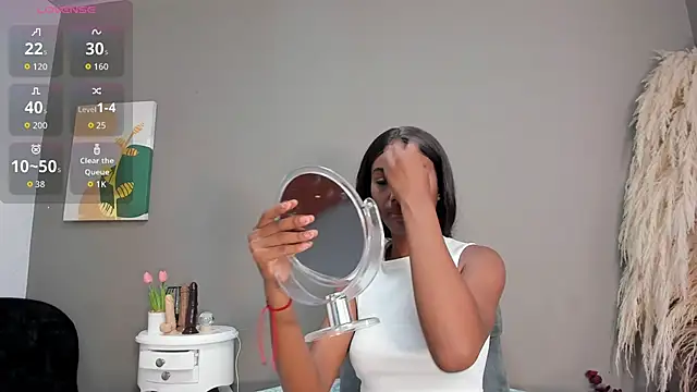 Snapshot of MarianRosse chatting on November 2025 03:48:01 AM MarianRosse online show from November 2025 03:48:01 AM