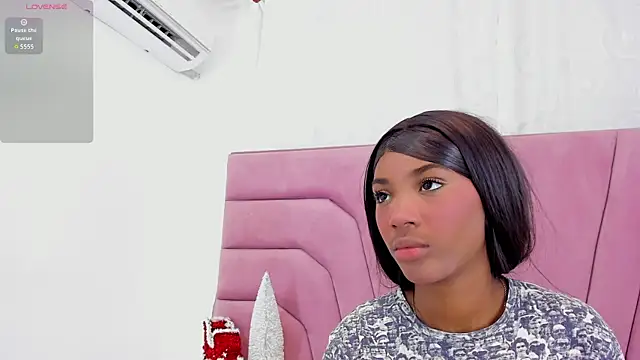 Snapshot of MarianRosse chatting on November 2025 08:21:02 PM MarianRosse online show from November 2025 08:21:02 PM