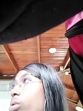 Snapshot of MarianRosse chatting on November 2025 04:33:01 PM MarianRosse online show from November 2025 04:33:01 PM