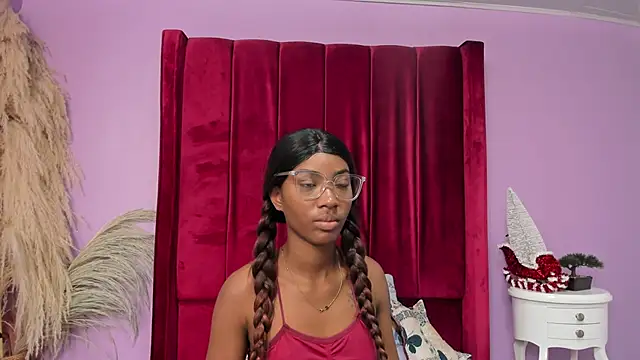 Snapshot of MarianRosse chatting on December 2025 08:07:02 PM MarianRosse online show from December 2025 08:07:02 PM