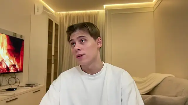 Snapshot of Tyler_Garner chatting on October 2025 02:19:01 PM Tyler Garner online show from October 2025 02:19:01 PM