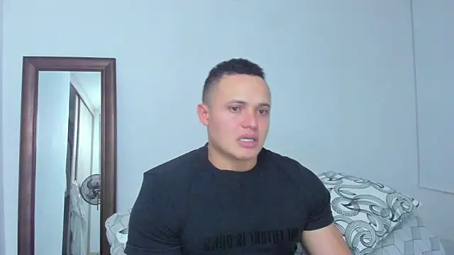 KingLevi01 online show from April 2026 11:30:02 PM