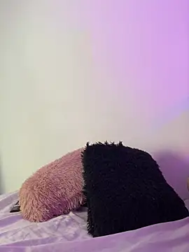 Charlottediolet online show from February 2026 11:17:01 AM