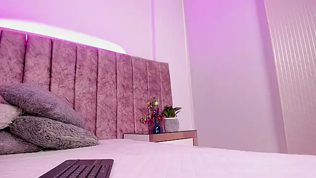 Ambeer fox  online show from April 2026 02:35:01 PM