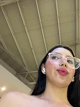 Snapshot of Min_junn chatting on October 2025 02:22:02 AM Min junn online show from October 2025 02:22:02 AM