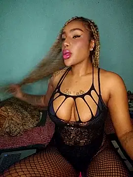 Queen Amara online show from October 2025 02:55:02 AM