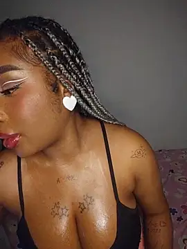 Snapshot of Queen_Amara chatting on July 2026 03:52:02 AM Queen Amara online show from July 2026 03:52:02 AM