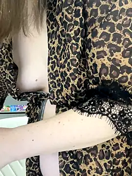 Risky-Flower online show from December 2025 06:47:02 PM