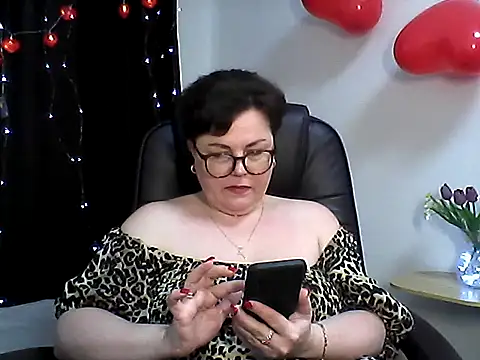 Snapshot of EllaLove2277 chatting on February 2026 07:25:01 AM EllaLove2277 online show from February 2026 07:25:01 AM