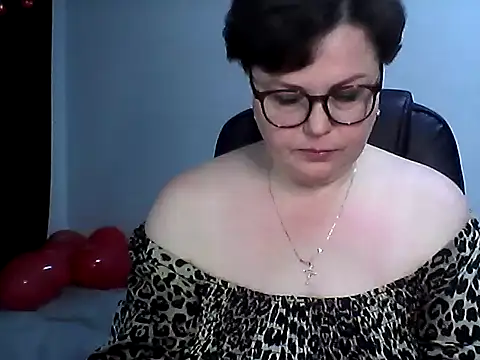 Snapshot of EllaLove2277 chatting on February 2026 06:44:02 AM EllaLove2277 online show from February 2026 06:44:02 AM