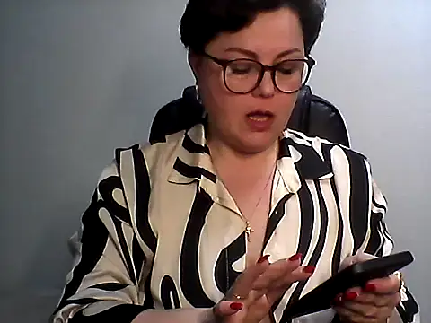 Snapshot of EllaLove2277 chatting on February 2026 06:34:01 AM EllaLove2277 online show from February 2026 06:34:01 AM