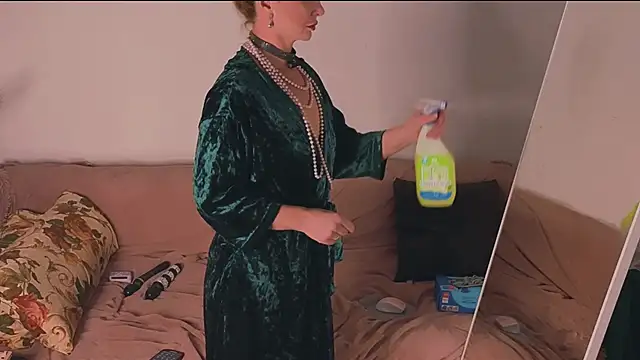 Snapshot of Mari69Juana chatting on September 2025 05:07:02 PM Mari69Juana online show from September 2025 05:07:02 PM