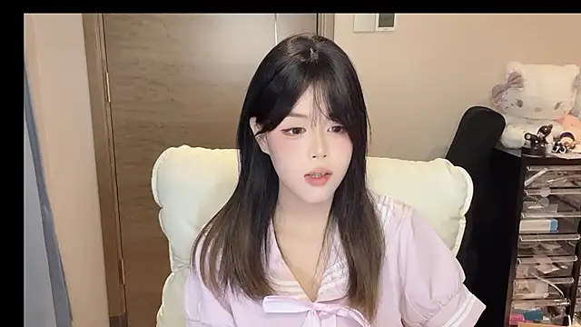 Snapshot of Koi-00 chatting on November 2025 04:39:02 PM Koi-00 online show from November 2025 04:39:02 PM