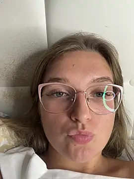 Bellatrisssaa online show from September 2025 06:31:02 PM