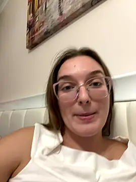 Bellatrisssaa online show from December 2025 03:32:01 PM