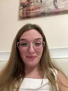 Bellatrisssaa online show from December 2025 04:23:02 PM