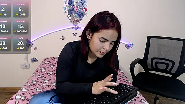 Valeryxs online show from November 2025 08:35:02 PM