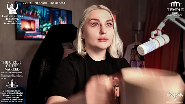 Snapshot of Wounded_Goddess_ chatting on November 2025 08:30:02 PM Wounded Goddess online show from November 2025 08:30:02 PM