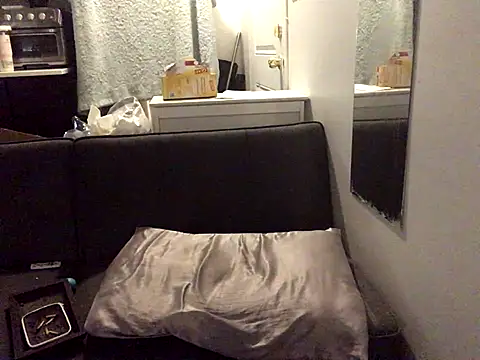 littyleesh1 online show from November 2025 10:41:02 PM