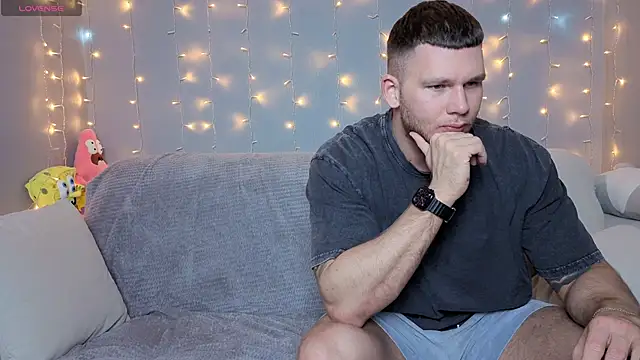 Snapshot of SheldonAndKaren chatting on December 2025 06:56:01 PM SheldonAndKaren online show from December 2025 06:56:01 PM