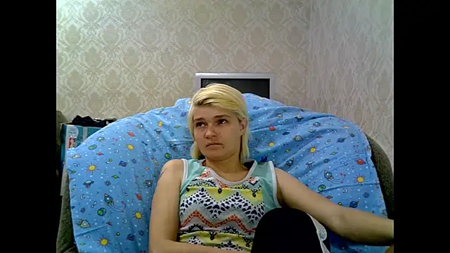 SaraSnow  online show from December 2025 06:06:01 PM