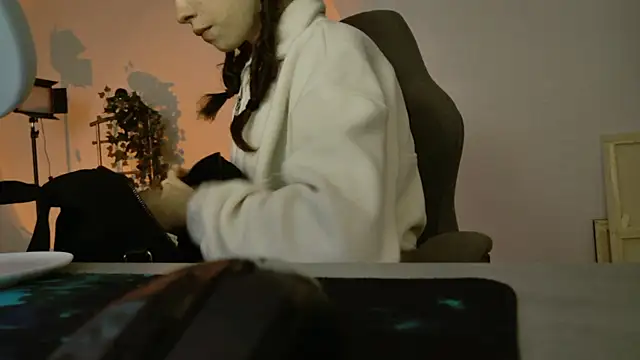 Snapshot of Yoka_paradoXXX chatting on October 2025 05:08:01 AM Yoka paradoXXX online show from October 2025 05:08:01 AM