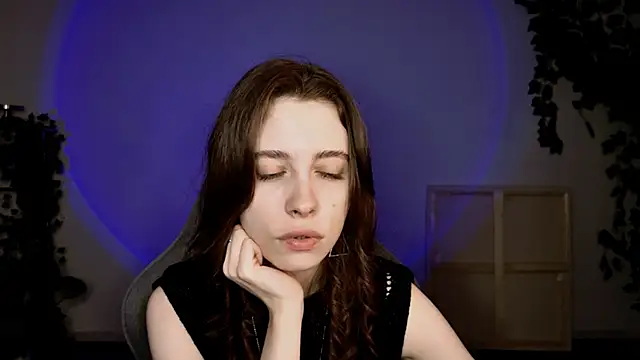 Snapshot of Yoka_paradoXXX chatting on November 2025 09:09:01 AM Yoka paradoXXX online show from November 2025 09:09:01 AM