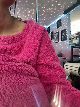 Snapshot of icy_pisces chatting on December 2025 07:47:01 AM icy pisces online show from December 2025 07:47:01 AM