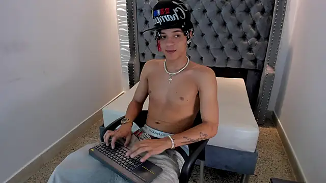 Snapshot of MARSHALL_SPENCER chatting on November 2025 01:11:02 PM MARSHALL SPENCER online show from November 2025 01:11:02 PM