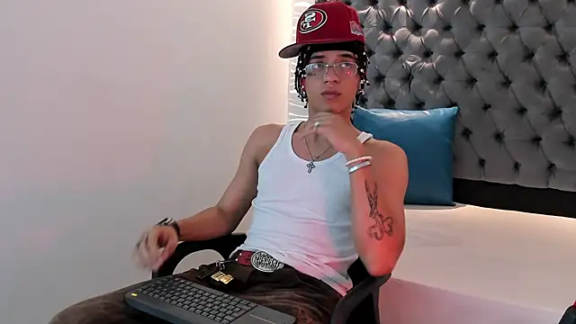 Snapshot of MARSHALL_SPENCER chatting on November 2025 03:53:02 AM MARSHALL SPENCER online show from November 2025 03:53:02 AM